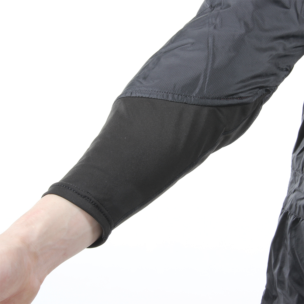 The flexible panels on the lower back, shoulders, cuffs and feet of each Metalux undersuit provide exceptional freedom of movement