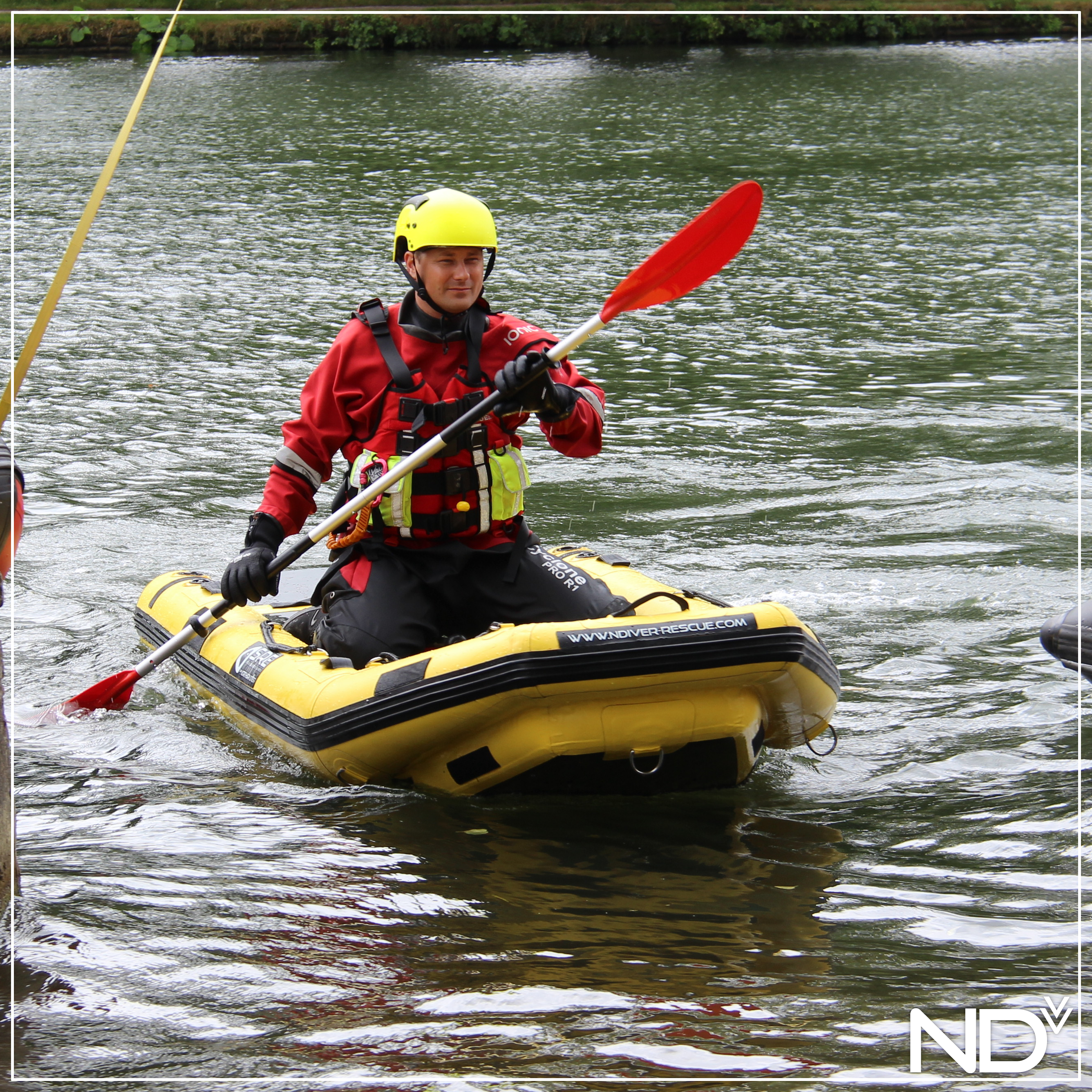 RR4 Rescue Sled | Yellow version, navigated with dual-ended paddle