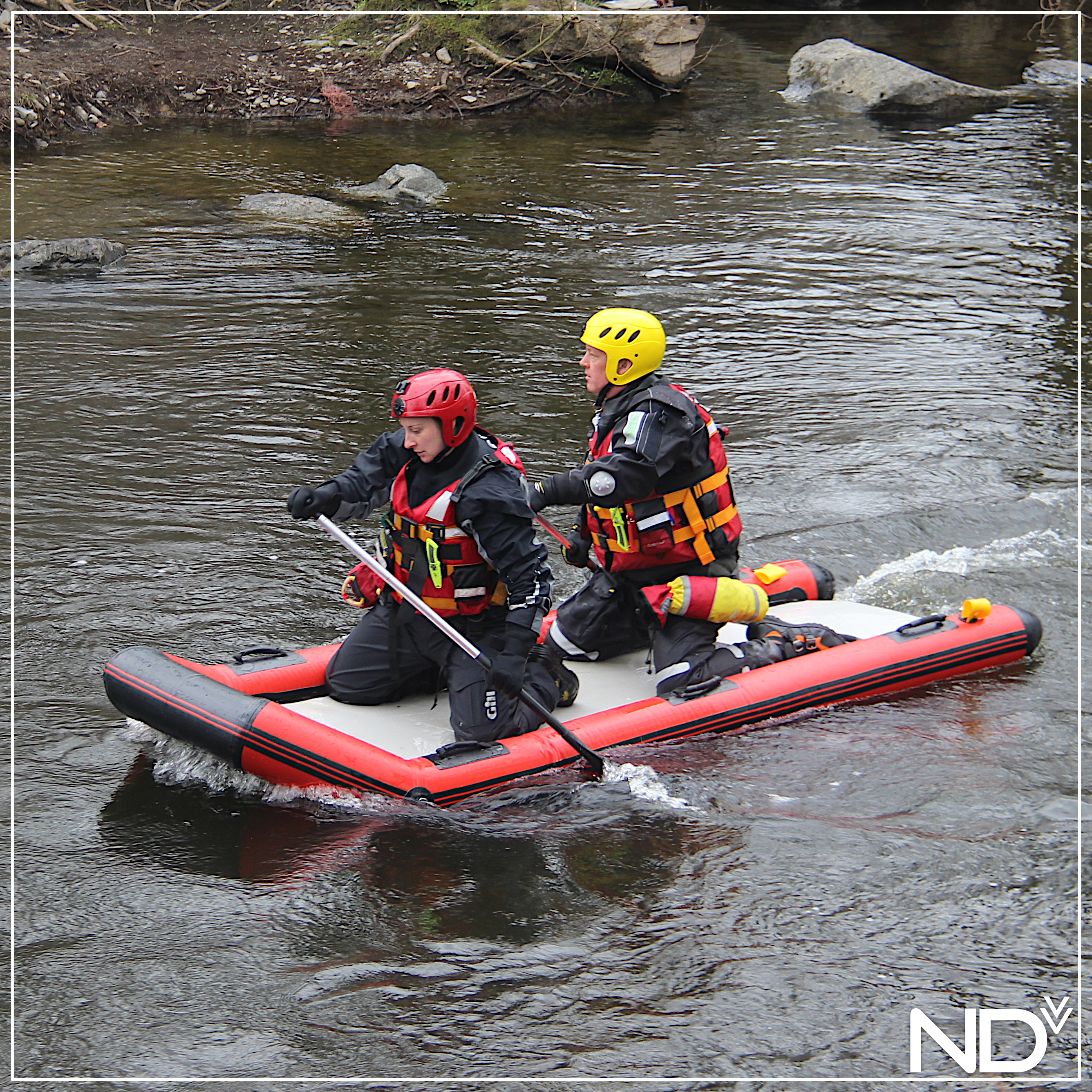 RR3 | Red version with 2 crew, using T-paddles